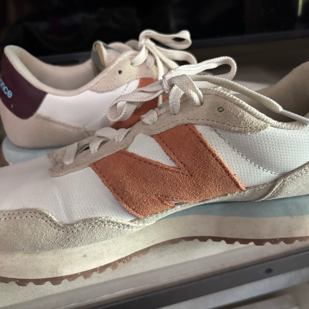 New Balance White and Orange Sneakers Retro-Inspired Design